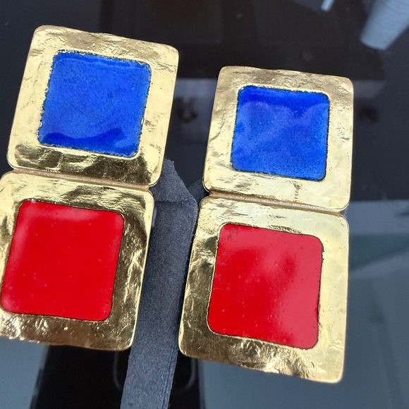 LOT 2153 24K gold plated CELINE vintage clip on earrings - Picture 5 of 6